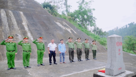 Ban Chấp hành Đoàn Thanh niên Công an huyện tổ chức Chương trình “Tháng ba biên giới” tại xã Ka Lăng