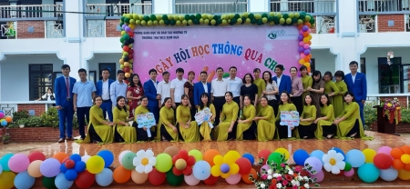 Ngày hội “Học thông qua chơi” tại Trường Tiểu học và THCS xã Bum Nưa