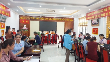 Tiếp tục đẩy mạnh thanh toán không dùng tiền mặt trên địa bàn quản lý