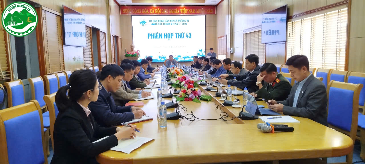 Phiên họp thứ 43 - UBND huyện khóa XXI, nhiệm kỳ 2021 - 2026