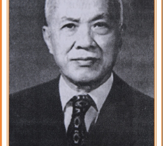 Luat-su-Nguyen-Huu-Tho.jpg