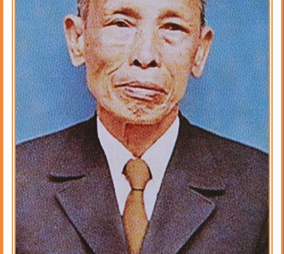 Dc-Pham-Hoan-Bi-thu-Huyen-uy-khoa-IV-V-X.jpg